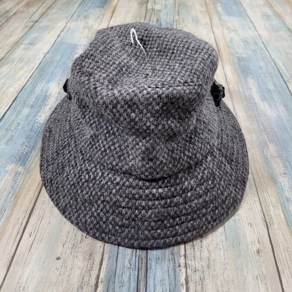 Ralph Lauren Bucket Hat. - Picture 3 of 13